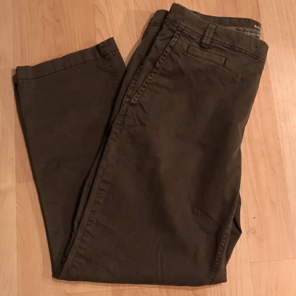 Banana Republic Boyfriend Crop Olive Size 6 EUC!